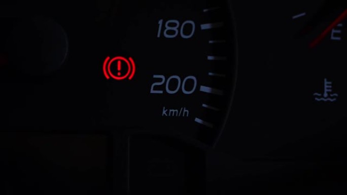 汽车仪表板中的驻车制动控制灯
