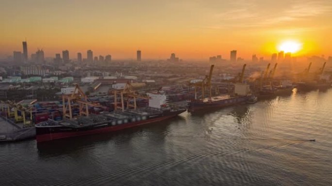 4k延时或Hyper延时: 带有朝阳的码头商业港口，用于商务物流，进出口，运输或运输。