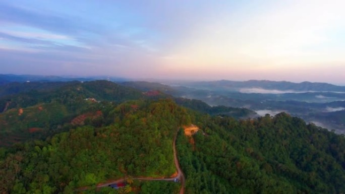 婆罗洲沙巴美丽自然热带雨林和云的4k航拍画面