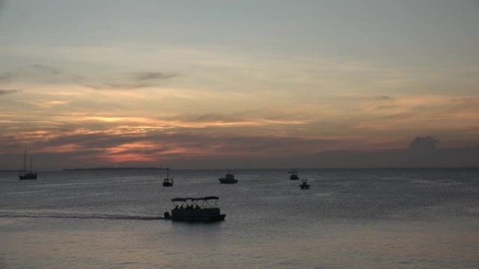 印度洋桑给巴尔岛奇妙的日落。