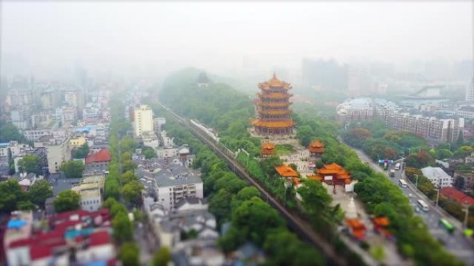 白天时间武汉市贫民窟生活街区黄鹤坦普尔空中全景4k倾斜移位中国