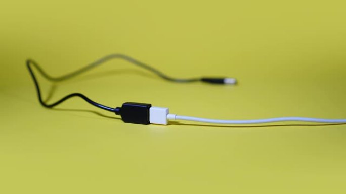 USB公电缆连接到母电缆
