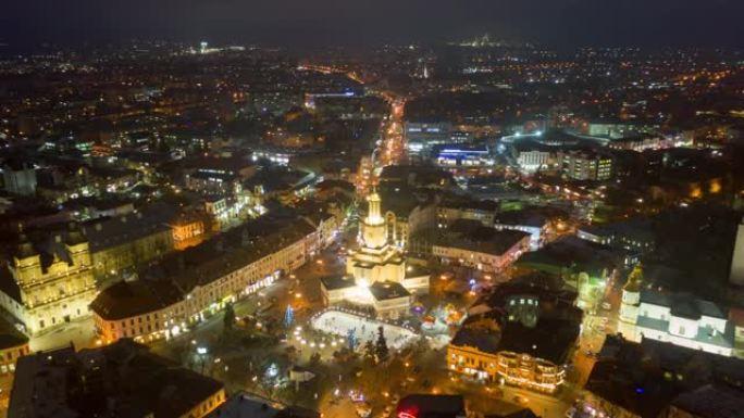 乌克兰伊万诺·弗兰科夫斯克市中心傍晚的鸟瞰图。欧洲城镇的古老历史建筑。