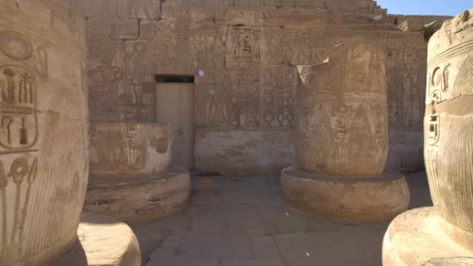 梅迪内·哈布神庙。埃及，卢克索。Medinet Habu的Ramesses III太平间庙宇是埃及卢