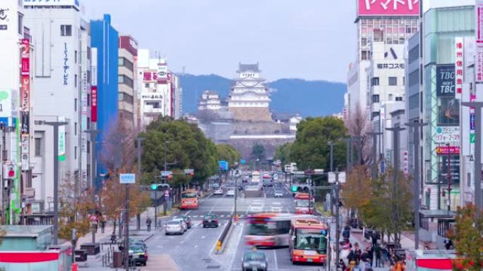 姬路，日本-2020年1月3日: 姬路的城市景观，姬路城在其中心。城堡是世界遗产。