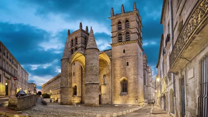 法国蒙彼利埃黄昏的圣彼得大教堂