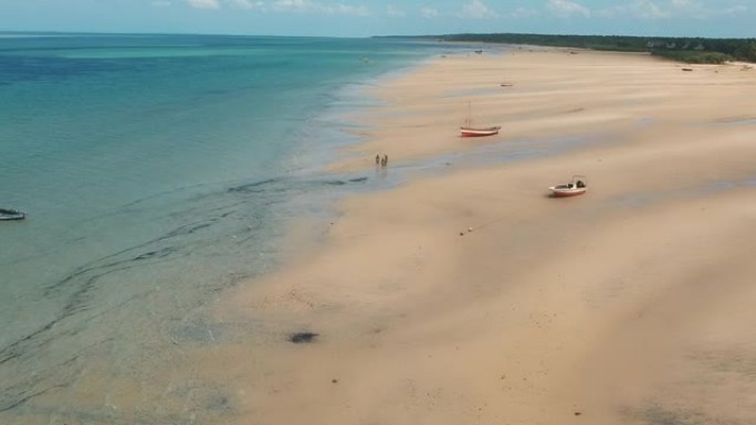 非洲海滩和平静海洋的鸟瞰图