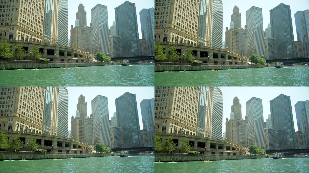 芝加哥市中心芝加哥河上的皮划艇运动员