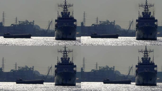 日本海上保安厅船瑞穗号在日本伊势湾名古屋港进行救生艇演练