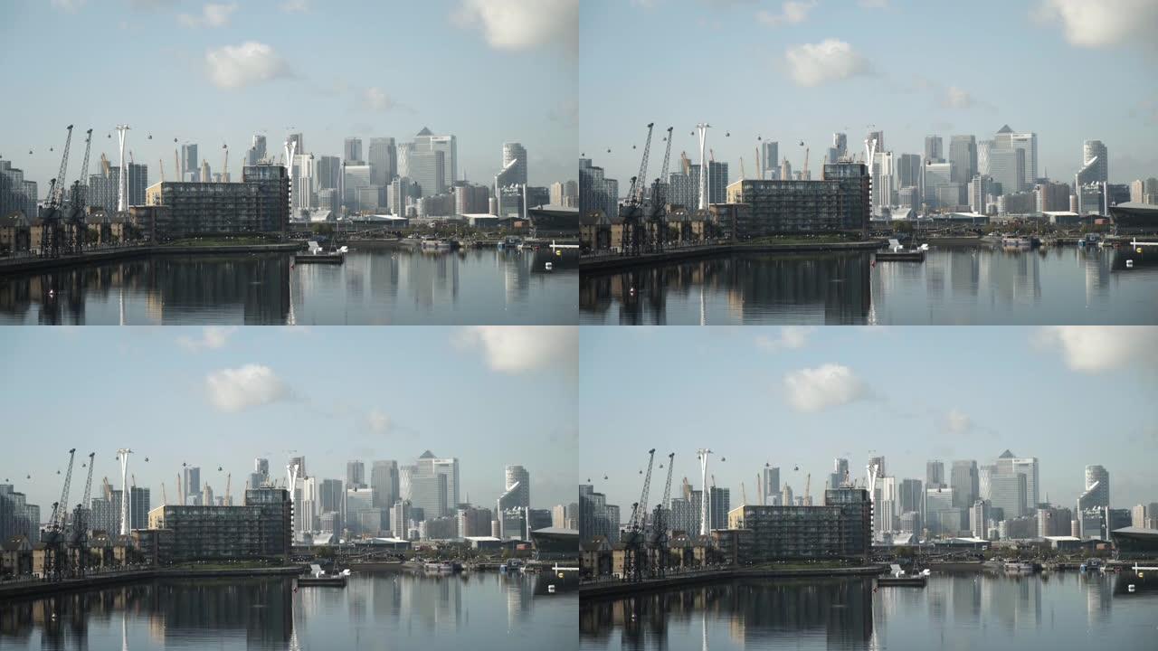 阿联酋航空缆车的美丽景色，这是第一辆从O2到Excel中心横穿泰晤士河的城市缆车。行动。英国伦敦