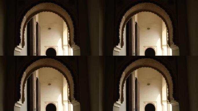 西班牙马拉加阿尔卡扎巴古穆斯林宫殿内的纳斯里德弧形建筑