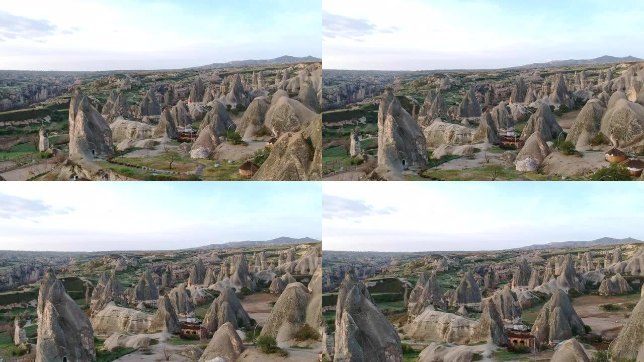 卡帕多西亚 (Cappadocia) 中砂岩的真菌形式的鸟瞰图，土耳其卡帕多西亚 (Cappadoc