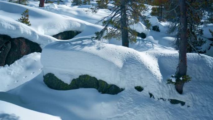 山里美丽的冬天。视频素材滑雪山峰美景冬季