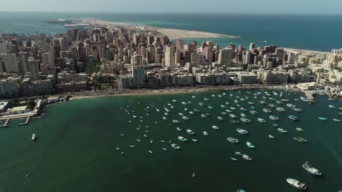 空中无人机在埃及亚历山大市海-Qaitbay城堡上拍摄