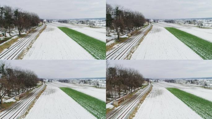 第一场雪后，蒸汽机和乘用车在阿米什人的农田上喘着气