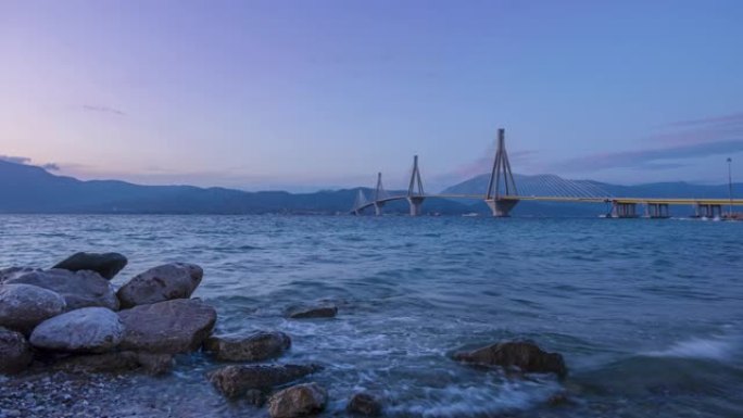 希腊桥梁Rion Antirion。时间流逝