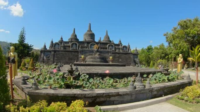印度尼西亚巴厘岛梵天Vihara Arama寺的内部。巴厘岛旅游概念