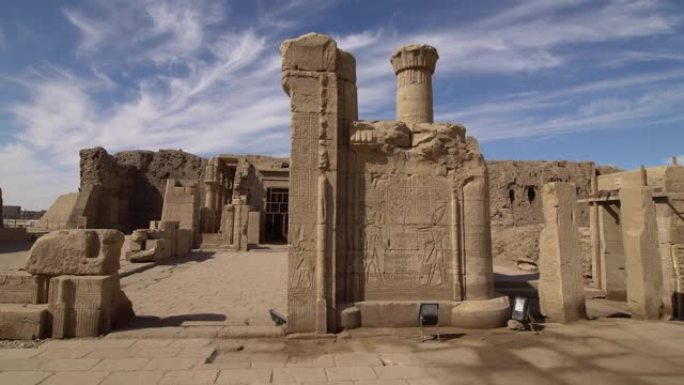 Edfu也拼写了Idfu，在古代被称为Behdet。埃德富 (Edfu) 是托勒密神庙荷鲁斯的所在地