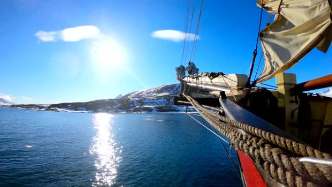 延时: 斯瓦尔巴特群岛乘船前往北部峡湾，冰川