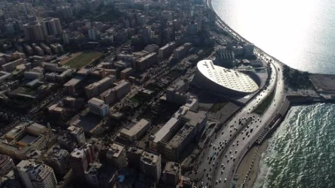 空中无人机在埃及亚历山大市亚历山大图书馆上空射击