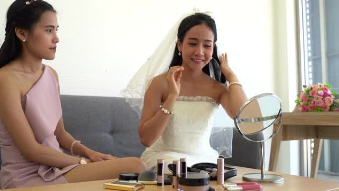 在新娘沙龙新娘结婚镜子