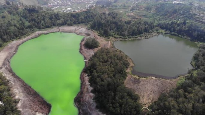 4K彩色湖的空中视图-印尼Dieng高原的2个湖泊颜色