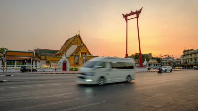 泰国曼谷巨型秋千Sao Ching Cha晚间运输时间流逝