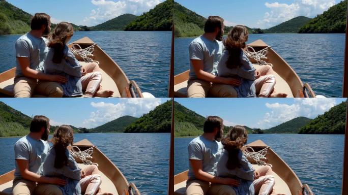 夫妇在湖上享受摩托艇之旅