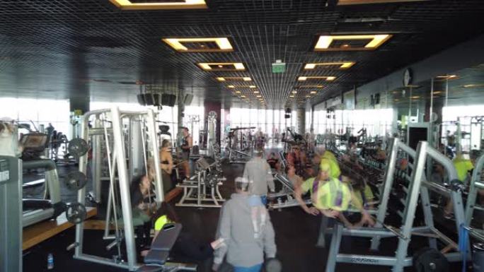 健身俱乐部-健身工作室，锻炼动作失误