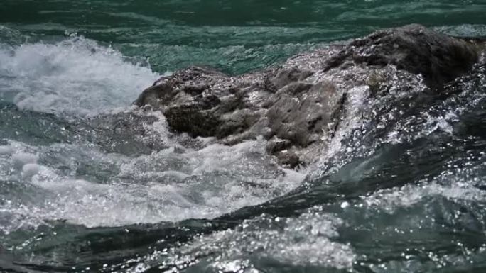 野生河水慢动作森林海氧吧瀑布溪流水