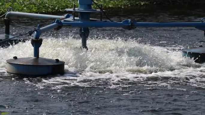 用于水源的曝气器，以增加氧气值。水处理方法是使用螺旋桨向水中添加氧气来撞击气泡。