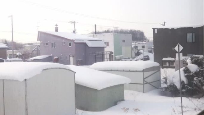 冬季以雪为驾驶的当地风光，在日本旅行