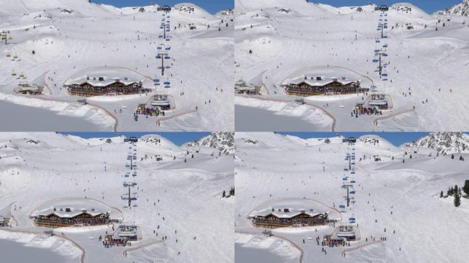 奥地利萨尔茨堡地Obertauern滑雪胜地滑雪场上滑雪者的鸟瞰图。