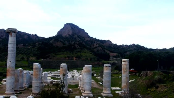 土耳其萨利赫利马尼萨萨迪亚古历史城的阿耳忒弥斯神庙