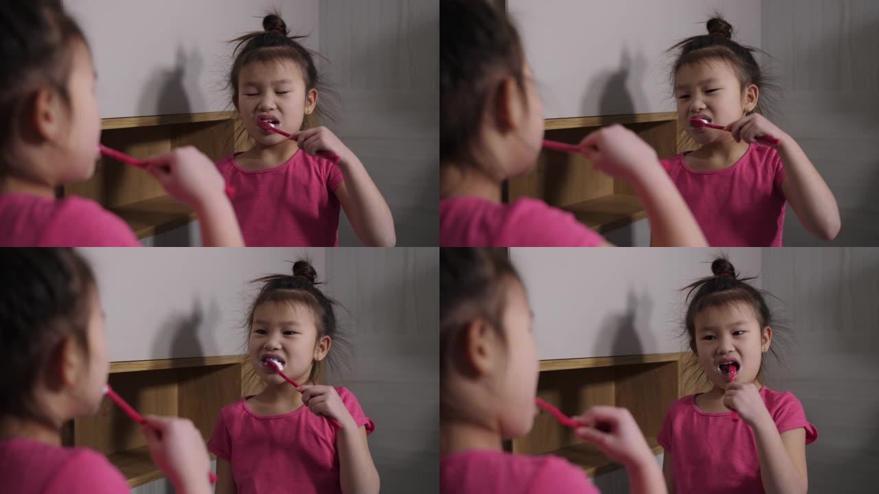 中国女孩刷牙的镜像