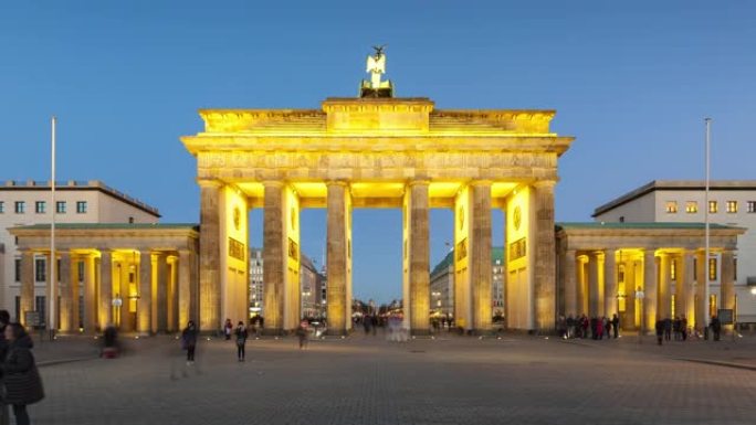 德国柏林勃兰登堡门的昼夜时间流逝