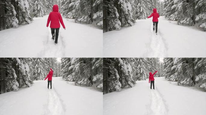 在白雪皑皑的森林中奔跑的女人