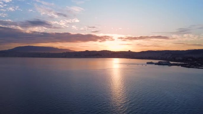 日出在伊兹密尔湾朝阳日升黄昏夕阳落日落山