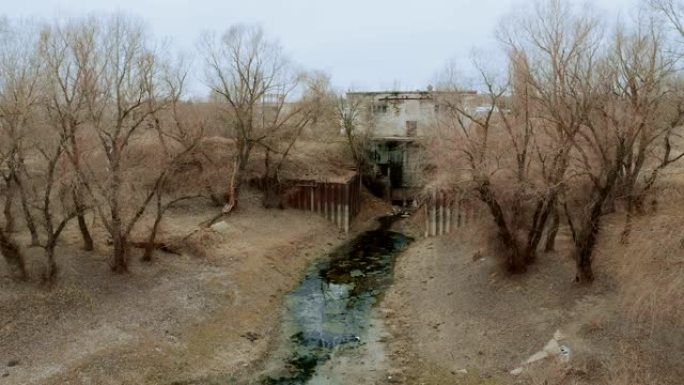 旧废弃污水处理厂河流污染水污染排污口