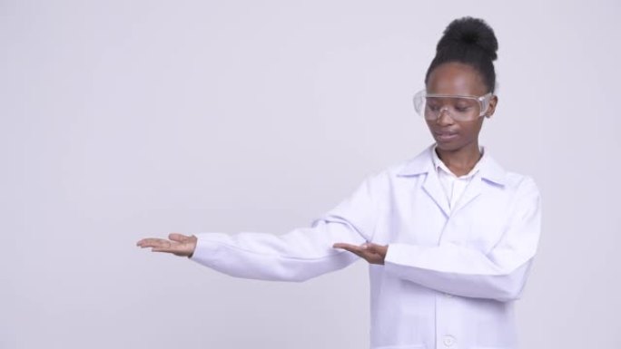 年轻的非洲女医生作为科学家