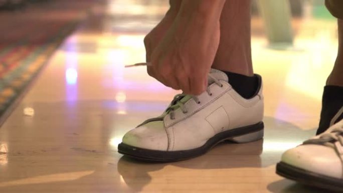 男人穿的鞋用保龄球轨道复制空间