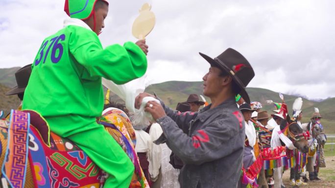 西藏赛马节 蓝天白云 马匹 赛马选手