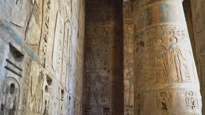 梅迪内·哈布神庙。埃及，卢克索。Medinet Habu的Ramesses III太平间庙宇是埃及卢