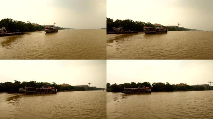 渡船降落到加尔各答河岸的码头河胡格里树阴天