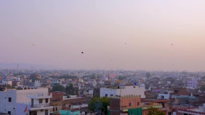 斋浦尔拉贾斯坦邦国际风筝节期间的天际线