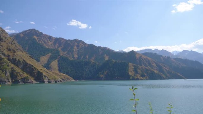 中国新疆天山天堂湖自然景观。