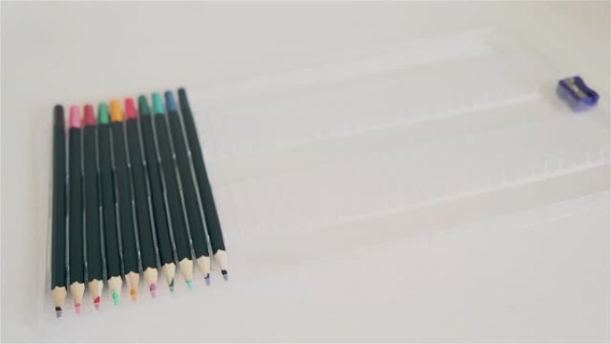 男士手分类彩色铅笔盒装高清1920x1080