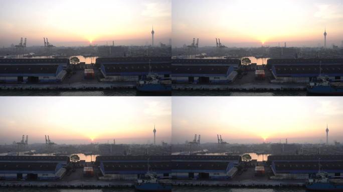 日出前斯里兰卡科伦坡港。