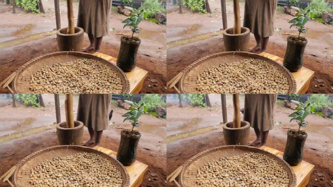将棕色咖啡豆磨成咖啡粉