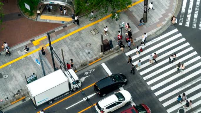 延时-日本东京地下隧道十字路口的人群